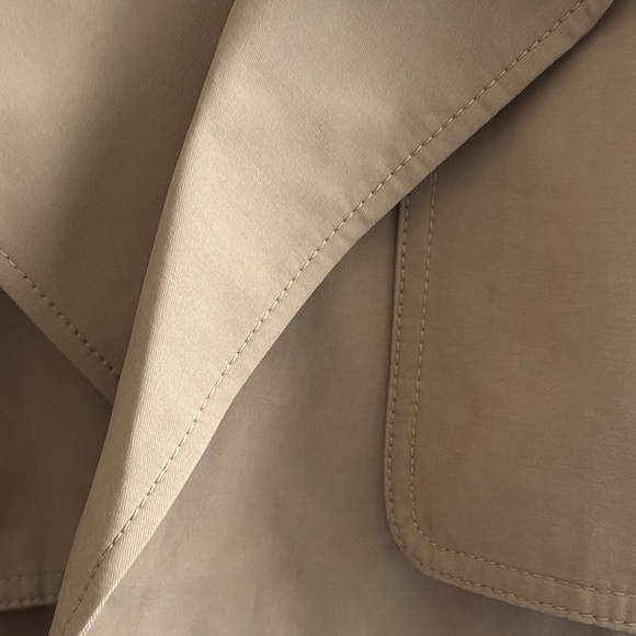 NWT. White House Black Market Tan Trench Coat - Picture 7 of 7